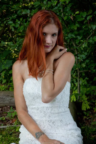 Happy Redhead Wedding Dress — Foto de Stock