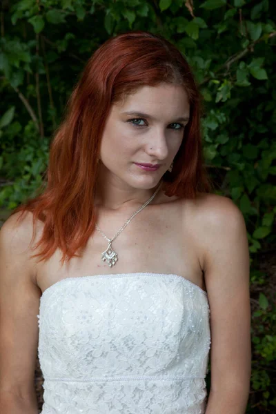 Pretty Redhead Outdoors Wedding Dress — Foto de Stock
