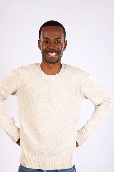 Hombre Negro Guapo Con Una Sonrisa —  Fotos de Stock