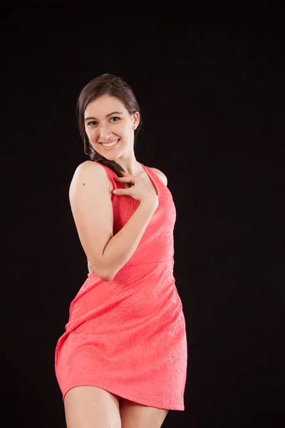Wanita Bahagia Dengan Gaun Merah Muda — Stok Foto