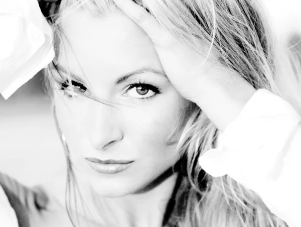Blond Professional Model gets published — Stock Photo, Image
