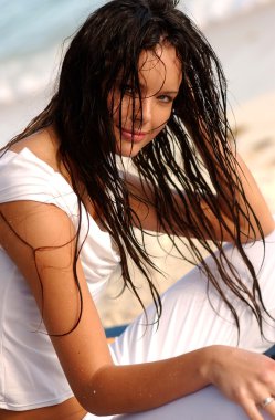 O yüksek IQ toplum Mensa - pantolon ve beyaz üst üyesi olan Laura kalkanlar Bayan İngiltere'de uluslararası - İngiliz model ve güzellik yarışmasında kâinat - 101 en seksi kadın online 2005 - Manchester, İngiltere-