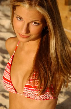 -Önden Görünüm - Pro Model birçok mayo - mayo ve iç çamaşırı - gökkuşağı turuncu bikinili poz Amerikan rüya takım Yarışması kazanan Morissa Rocco - cimri bikini - şirin Model - Freeport Bahamalar - uzun boylu ince sıcak bebek