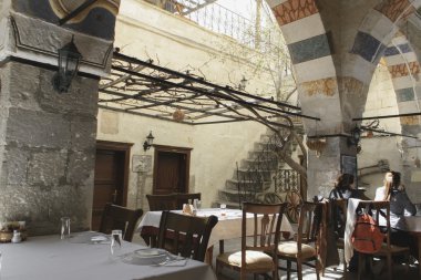 Öğle yemeğinde büyük bazar