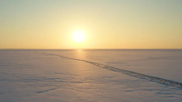 Beautiful View Endless Snow Field — kuvapankkivalokuva