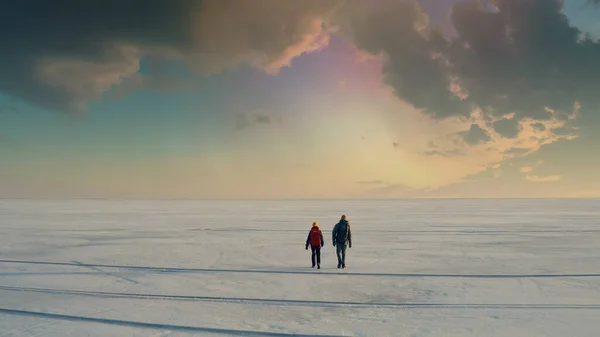 Two Tourists Going Snow Field Beautiful Sky — Photo