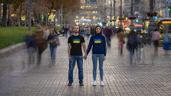 Ukrainian Man Woman Standing Crowded Street — Stok Foto