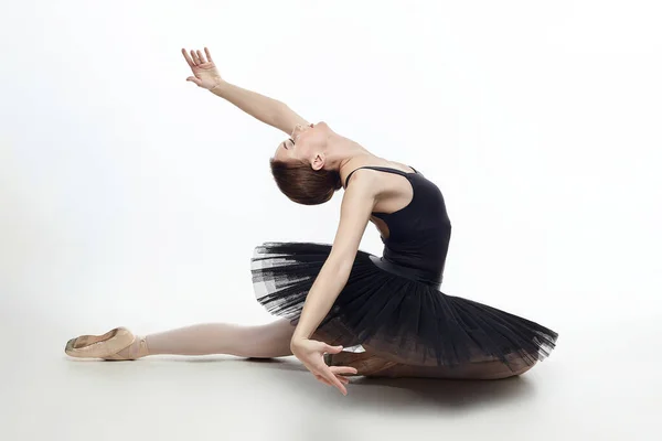 Elegante Ballerina Maakte Een Afbuiging Fotoshoots Studio Een Witte Achtergrond — Stockfoto