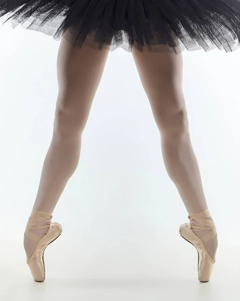 Benen Van Een Ballerina Die Close Toppen Van Haar Vingers — Stockfoto