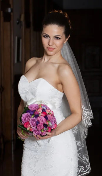 Retrato de novia hermosa con sonrisa adorable . — Foto de Stock