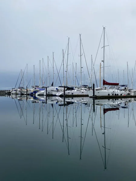 Yelkenlilerin sessiz yansıması