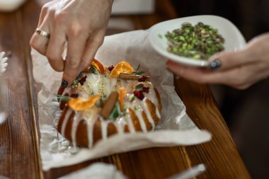 the process of decorating a Christmas cake with your own hands, the concept of New Year holidays