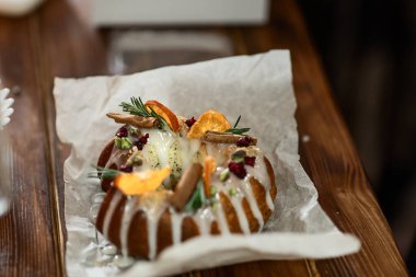 the process of decorating a Christmas cake with your own hands, the concept of New Year holidays