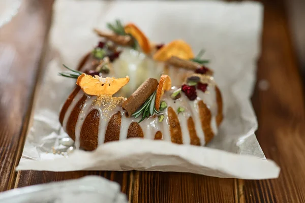 the process of decorating a Christmas cake with your own hands, the concept of New Year holidays