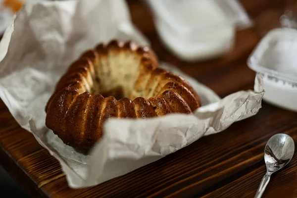 the process of decorating a Christmas cake with your own hands, the concept of New Year holidays