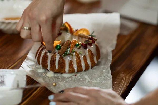 the process of decorating a Christmas cake with your own hands, the concept of New Year holidays