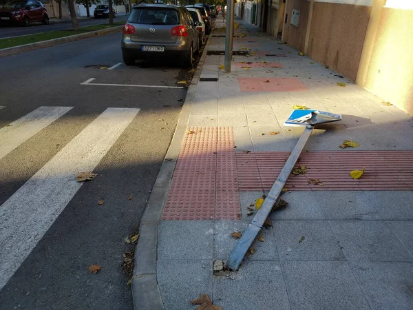 Ibi Alicante Espanha Novembro 2021 Sinal Trânsito Caiu Por Acidente — Fotografia de Stock