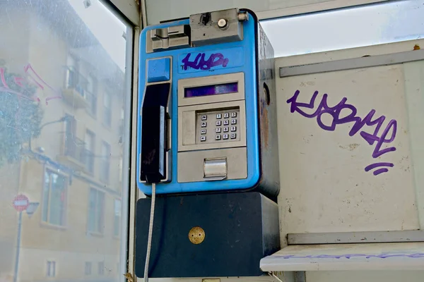 Fevereiro 2022 Ibi Alicante Espanha Cabine Telefônica Degradada Suja Rua — Fotografia de Stock