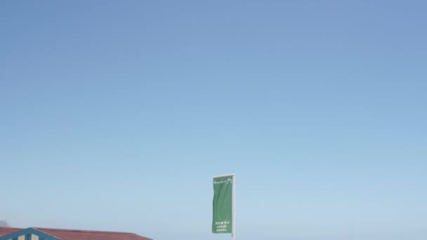 Junio 2022 Campello Alicante España Bandera Verde Playa Para Mostrar — Vídeos de Stock