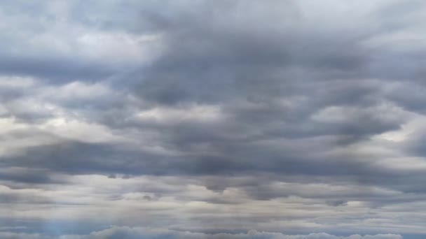 Humo Fondo Del Cielo Azul Brillante Del Combustible Quemado Coche — Vídeos de Stock