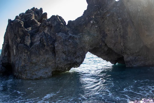 Las Olas Del Mar Golpearon Las Rocas Playa Rocas Mar — Foto de Stock