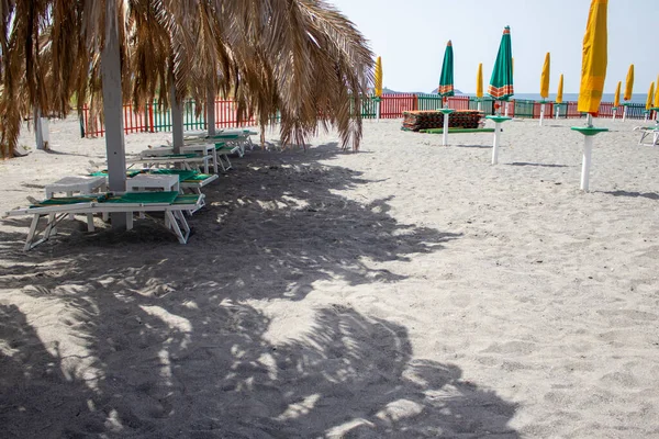Tropical Beach Panorama Beach Umbrellas Beach Umbrellas Palm Leaves Vacation — Stock Photo, Image