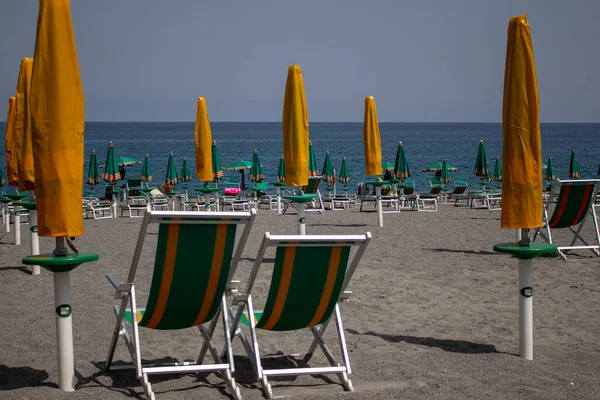 Lounge Chairs Umbrella Beach Idyllic Beach Scene — Stock Photo, Image