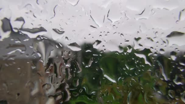 Σταγόνες Βροχής Στο Γυαλί Εποχικότητα Και Κλιματική Αλλαγή Φυσικό Υπόβαθρο — Αρχείο Βίντεο