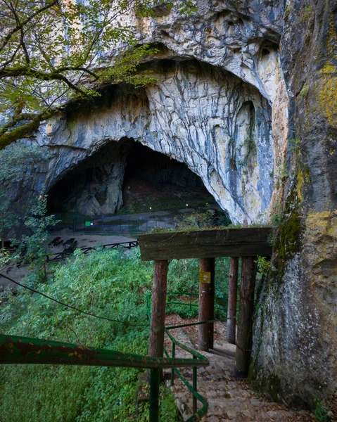 Wejście Jaskini Stopica Która Znajduje Się Zboczach Góry Zlatibor Serbii — Zdjęcie stockowe
