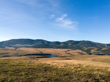 Sırbistan 'ın Zlatibor Dağı' ndaki Dağ manzarası ve Ribnicko Gölü