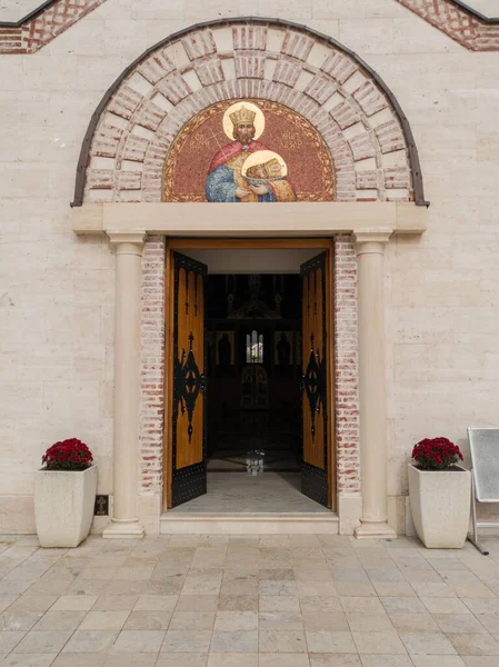 Andricgrad 'daki Kutsal İmparator Lazarus' a ya da Visegrad 'daki Kamengrad' a adanmış bir kilise.