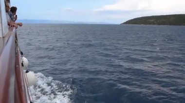 Hırvatistan 'da Adriyatik Denizi' ne giden bir turizm gemisi, hareket halindeki bir gemiden kaçırıldı