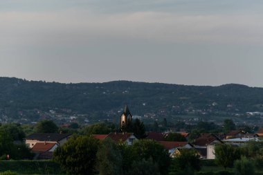 Jelas, Hırvatistan 'ın Slavonski Brod kenti yakınlarındaki St. Joseph kilisesine yerleşmiş.