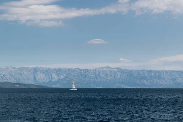 Adriatiska Havet Och Biokovo Berg Dimma Kroatien Sommaren — Stockfoto