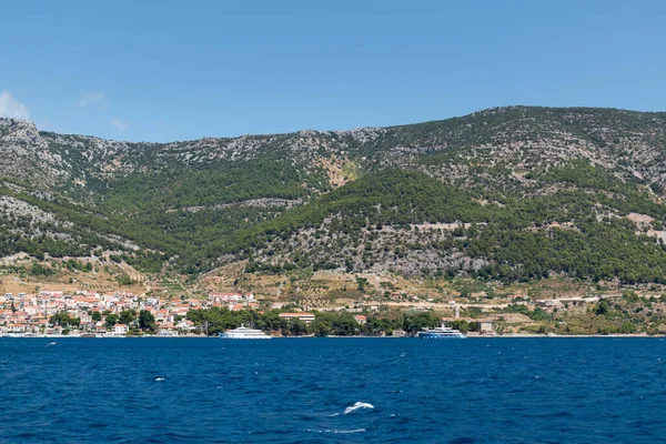 Ciudad Bol Isla Brac Croacia Durante Verano — Foto de Stock