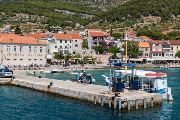 Ciudad Bol Isla Brac Croacia Durante Verano — Foto de Stock