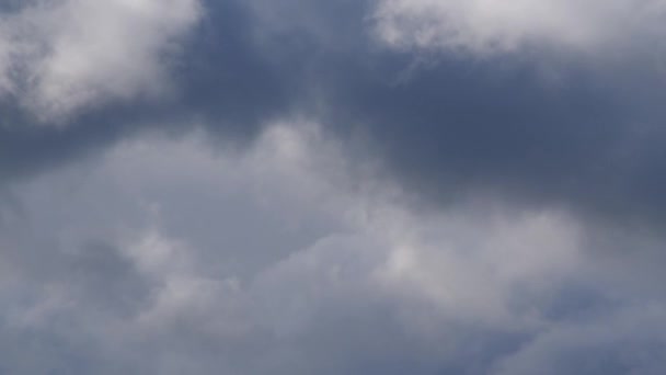 大気中で形成される劇的な雲を閉じます 天候の変化 — ストック動画