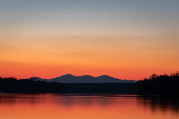 Landschaft Des Flusses Sava Wald Und Ferne Bergsilhouetten Klarer Himmel — Stockfoto