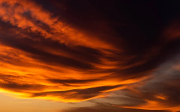 Nubes Abstractas Con Color Vibrante Atardecer Patrón Curva Luz Dramática —  Fotos de Stock