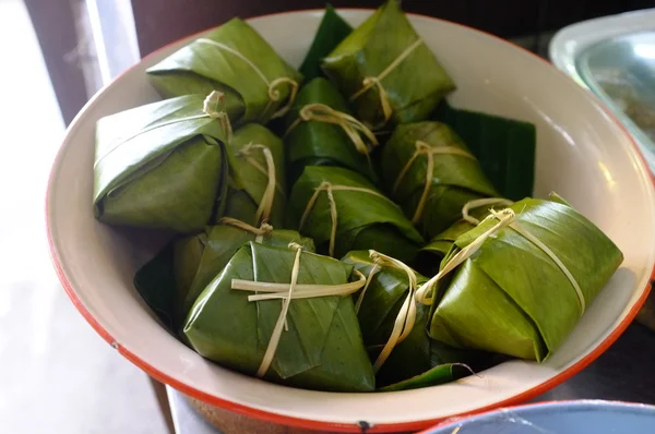 Enveloppements de feuilles de banane — Photo