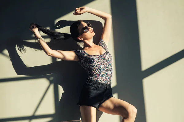 Sexy Girl Shorts Posing Wall — Stock Photo, Image