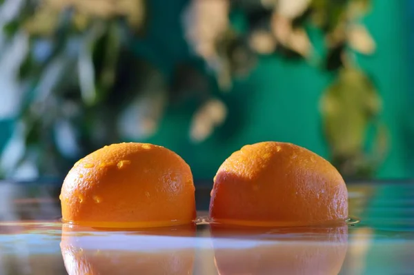 Frutos Cor Laranja Caem Água Com Baixas Água Frutas Laranja — Fotografia de Stock