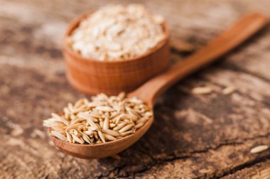 Sağlıklı, taze, kuru yulaf ezmesi, tahıl ve yulaf ezmesi. Cömert hasat. 