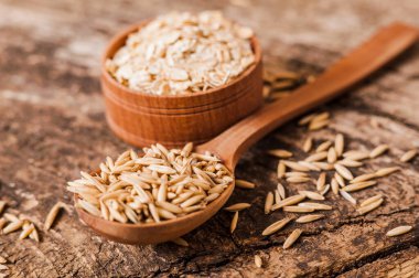 Sağlıklı, taze, kuru yulaf ezmesi, tahıl ve yulaf ezmesi. Cömert hasat. 