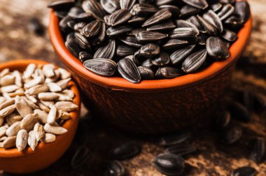 Taze ayçekirdeği ve yağ.