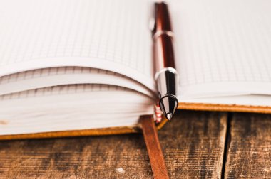 İş, kalem, not defteri.