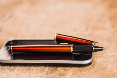 İş seti, kalem, ofis malzemeleri. Cep telefonu 