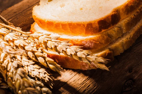 Fresh Bread Sliced Wooden Board Bread Crust Delicious Close — Stock Photo, Image