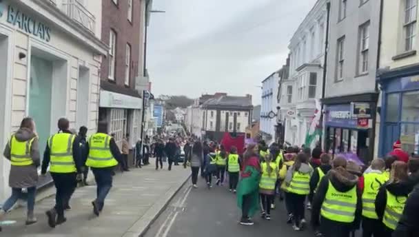 Ημέρα Του Αγίου Δαβίδ Παρέλαση Haverfordwest Pembrokeshire Ουαλία — Αρχείο Βίντεο