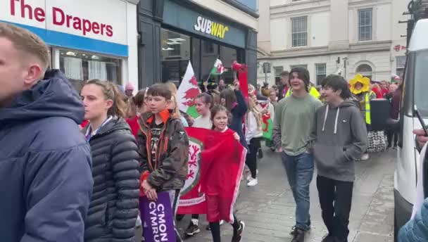 Ημέρα Του Αγίου Δαβίδ Παρέλαση Haverfordwest Pembrokeshire Ουαλία — Αρχείο Βίντεο